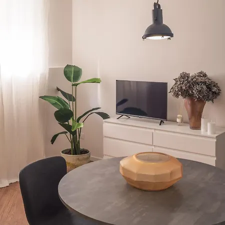Monti Design R&r Apartment *