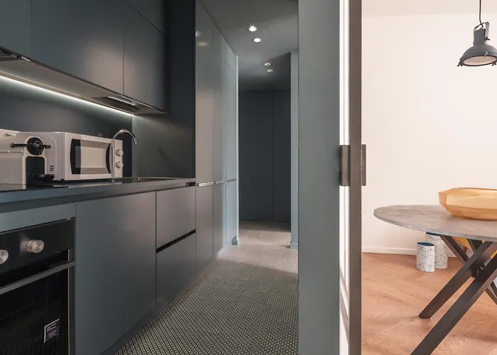 Monti Design R&r ميلان